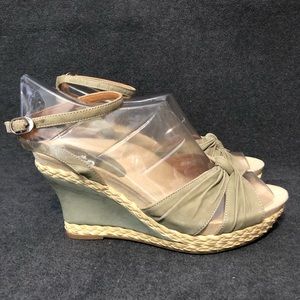 Earthies Shoes Women’s Sonzi Fern Suede Wedge Platform Heel Sandals size 9.5B